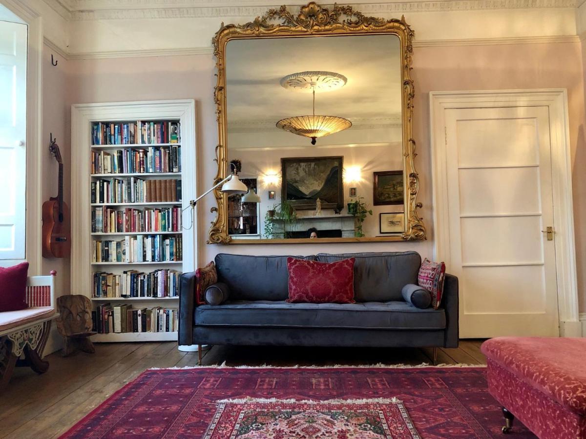 Central Apartment With Parking, Original Art And Antiques EDI Exterior photo