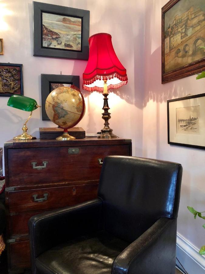 Central Apartment With Parking, Original Art And Antiques EDI Exterior photo