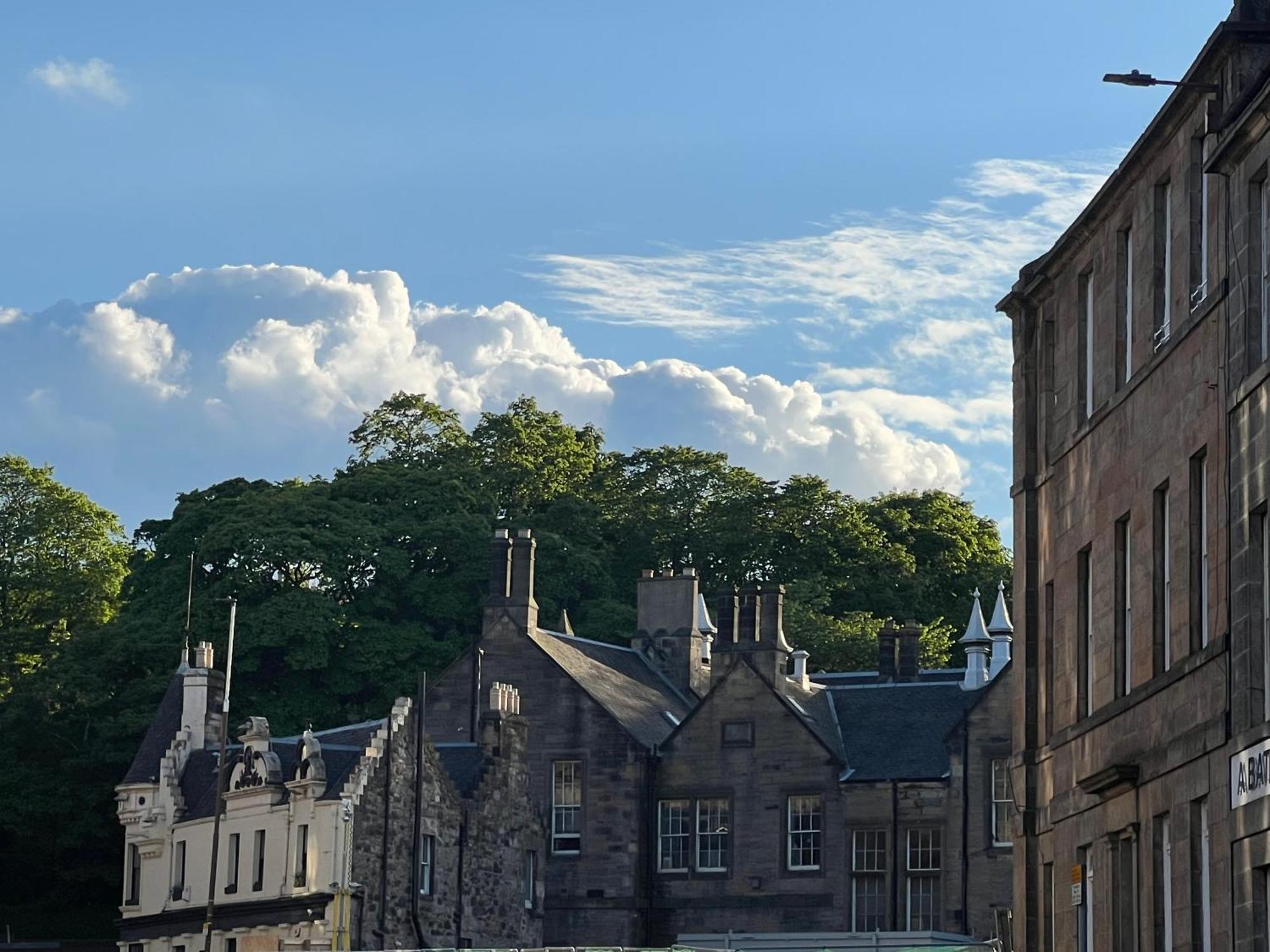 Central Apartment With Parking, Original Art And Antiques EDI Exterior photo