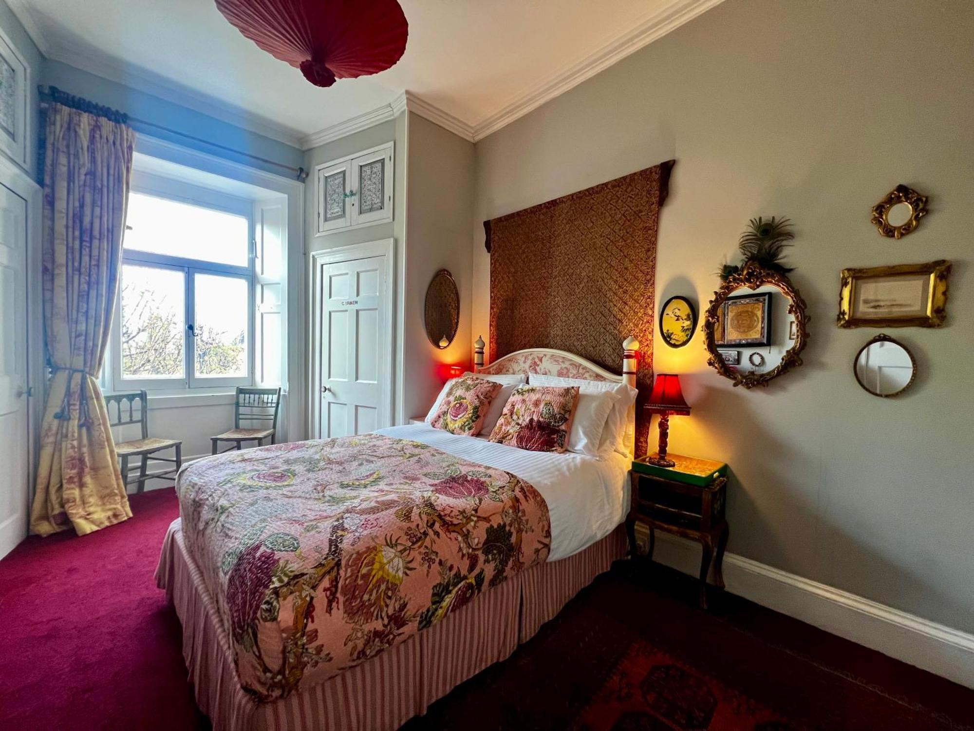 Central Apartment With Parking, Original Art And Antiques EDI Exterior photo