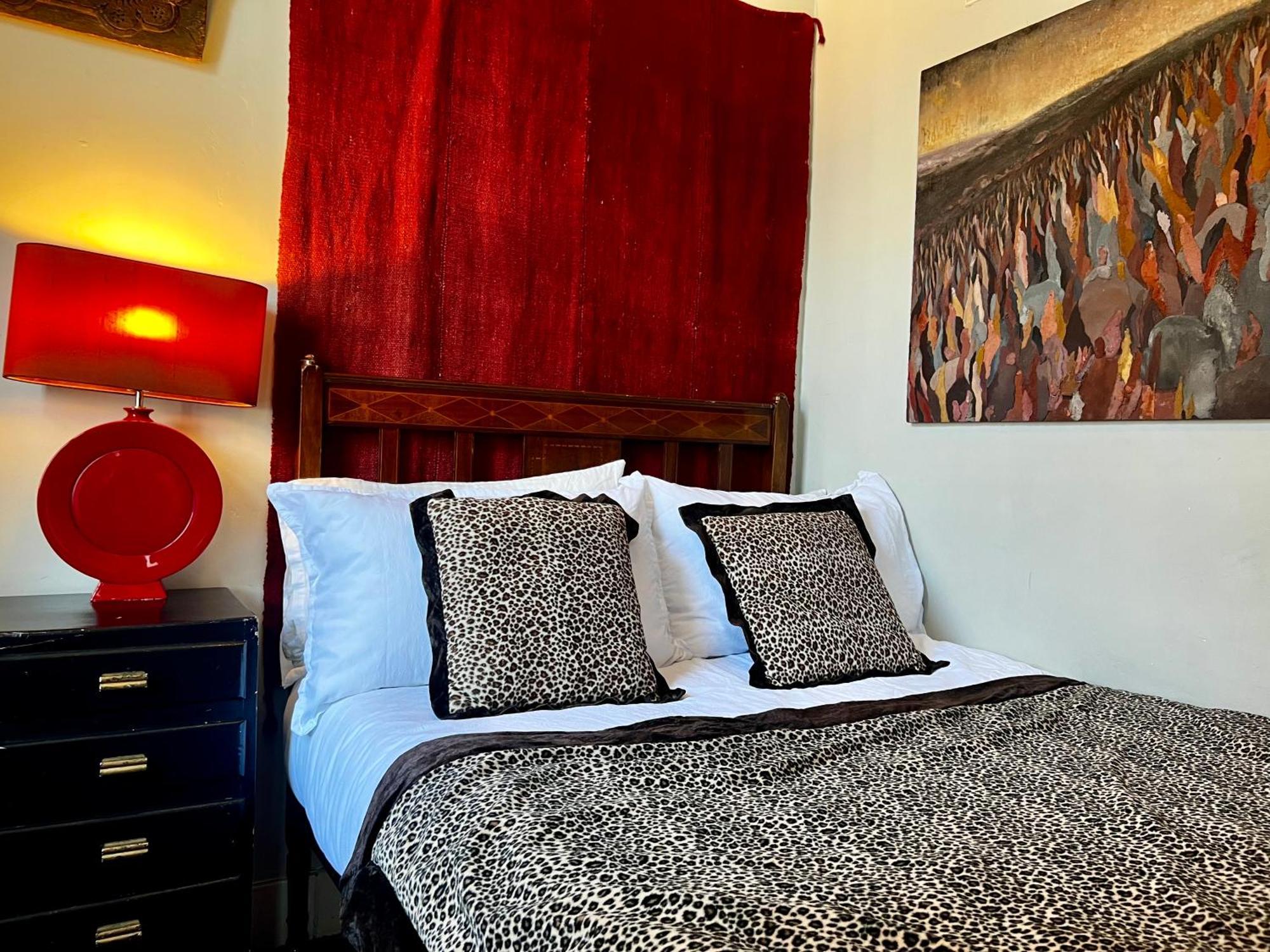 Central Apartment With Parking, Original Art And Antiques EDI Exterior photo