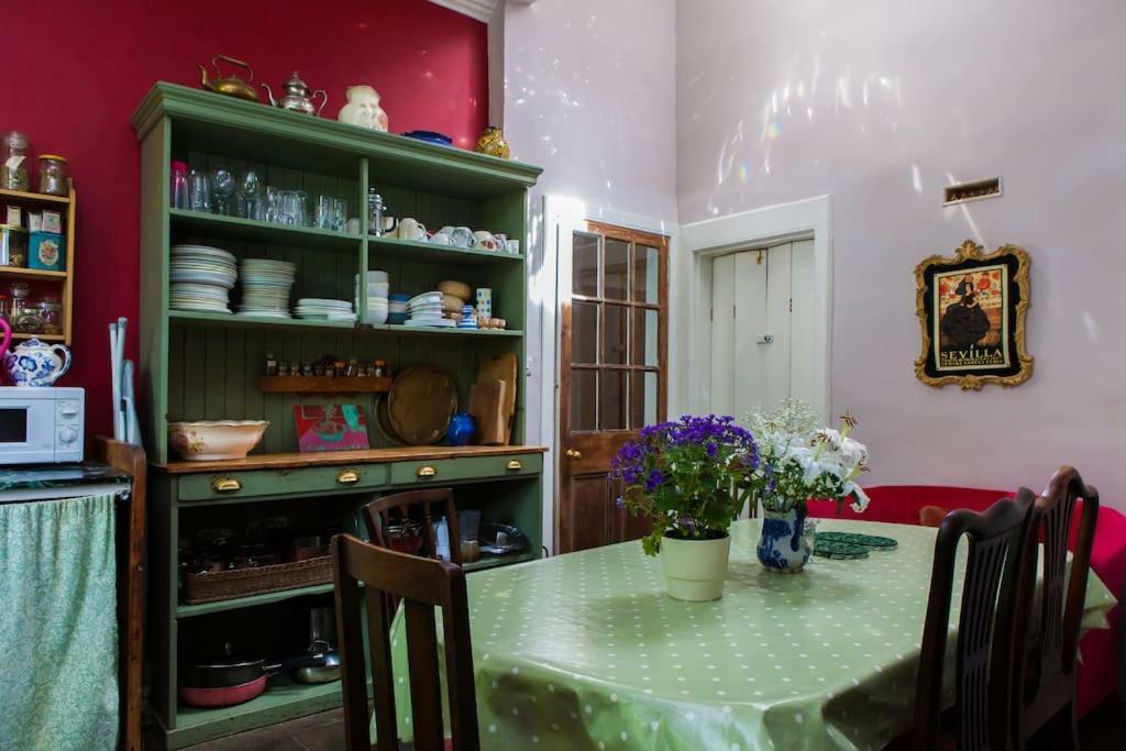 Central Apartment With Parking, Original Art And Antiques EDI Exterior photo